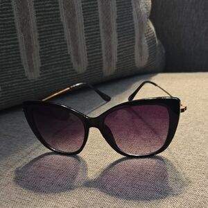 Shady Island Chic Black Sunglasses